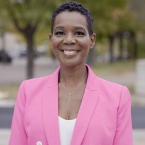 Headshot of Sharon Kennedy, a Hollyhock Board member
